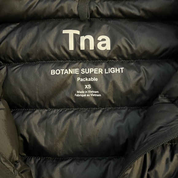 TNA Aritzia Packable down jacket - Picture 2 of 5